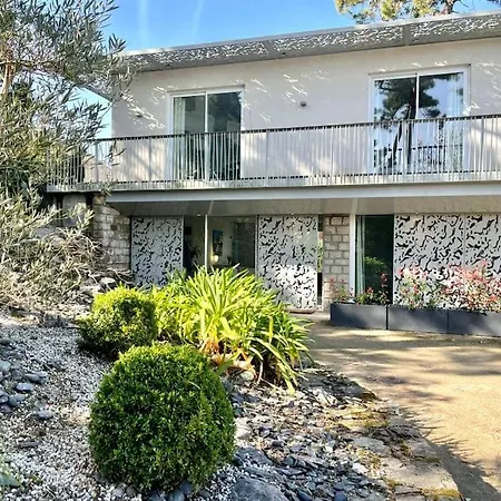 Вилла Les Sorbiers