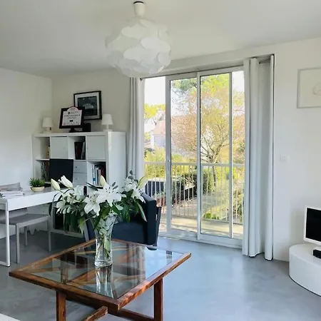 Les Sorbiers Ла-Боль-Эскублак