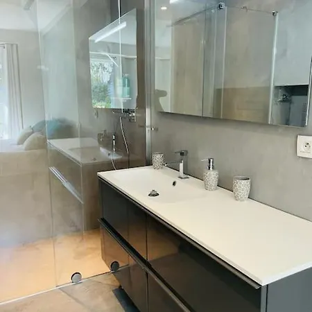 Вилла Les Sorbiers *