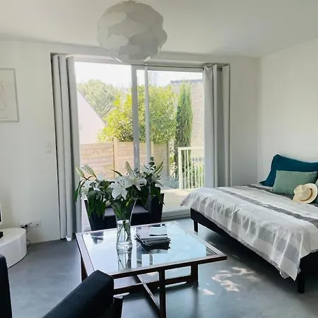 Les Sorbiers Вилла Ла-Боль-Эскублак