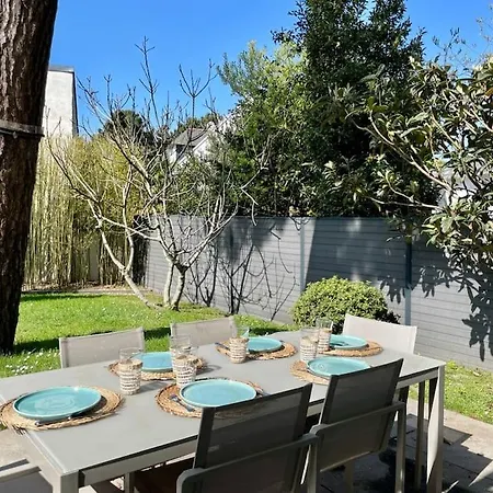 Вилла Les Sorbiers Ла-Боль-Эскублак