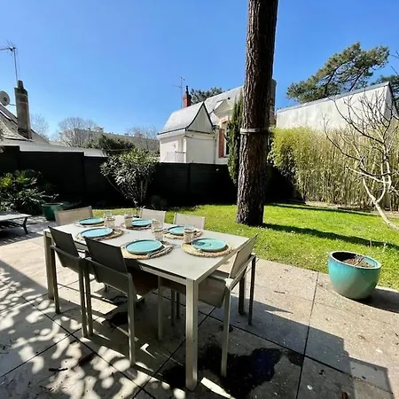 Вилла Les Sorbiers Ла-Боль-Эскублак